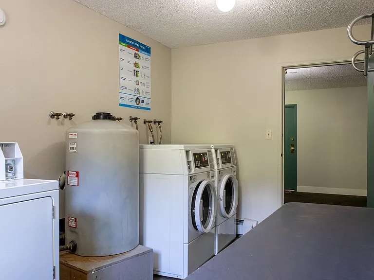 Big Horn Apartments — Photo 19
