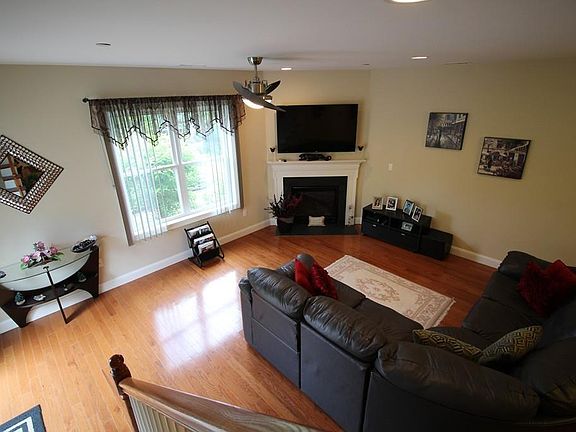 5th image of 1701 Dogwood Cir #1701