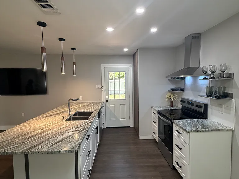 231 Elm St — Photo 7