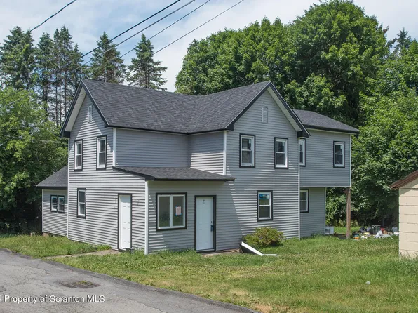 22 Parish Ct, Carbondale, PA 18407