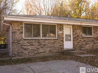 421 E Watrous Ave, Des Moines, IA 50315