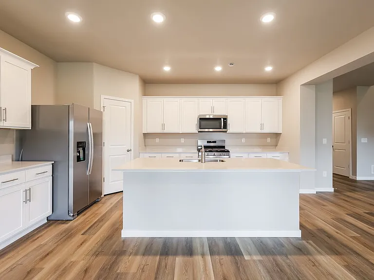 2211 Christina St — Photo 9