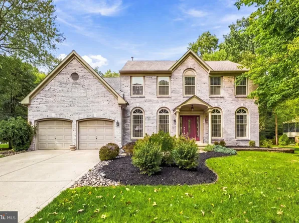 23 Farmhouse Ln, Voorhees, NJ 08043