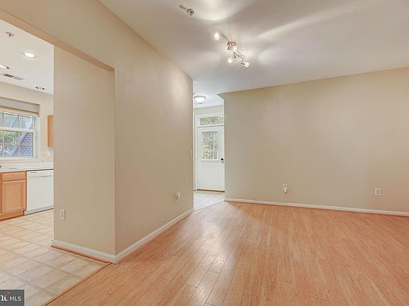5th image of 2493 Revere Ct #33C