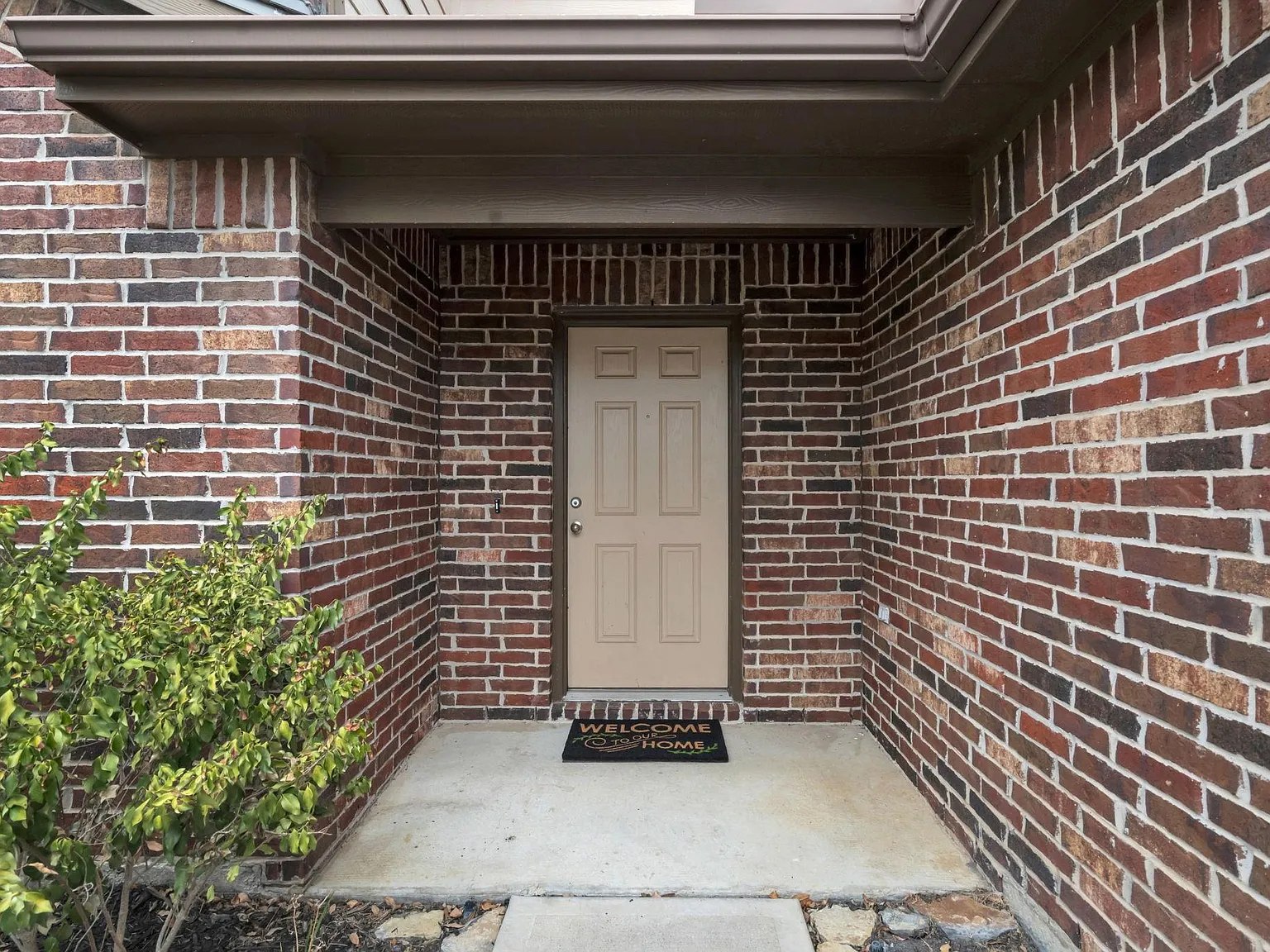 4 bed, 3.5 bath, 2580 sqft, $2,700 — Photo 2
