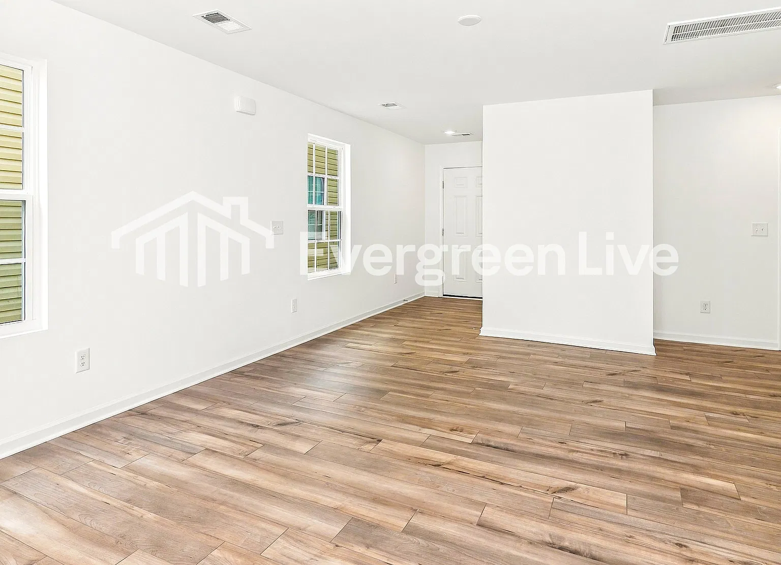 3 bed, 2.5 bath, 1346 sqft, $1,750 — Photo 3