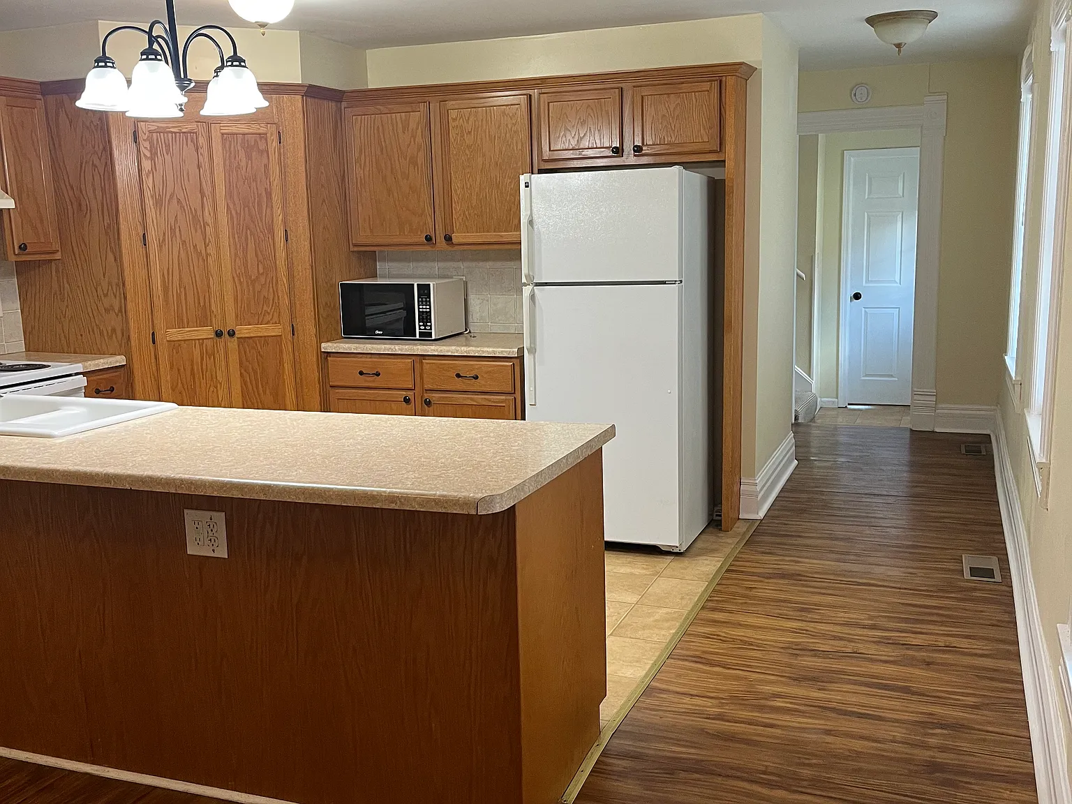 2022 Chester Ave — Photo 4