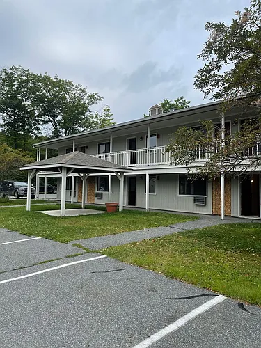 5819 Woodstock Rd Photo 1