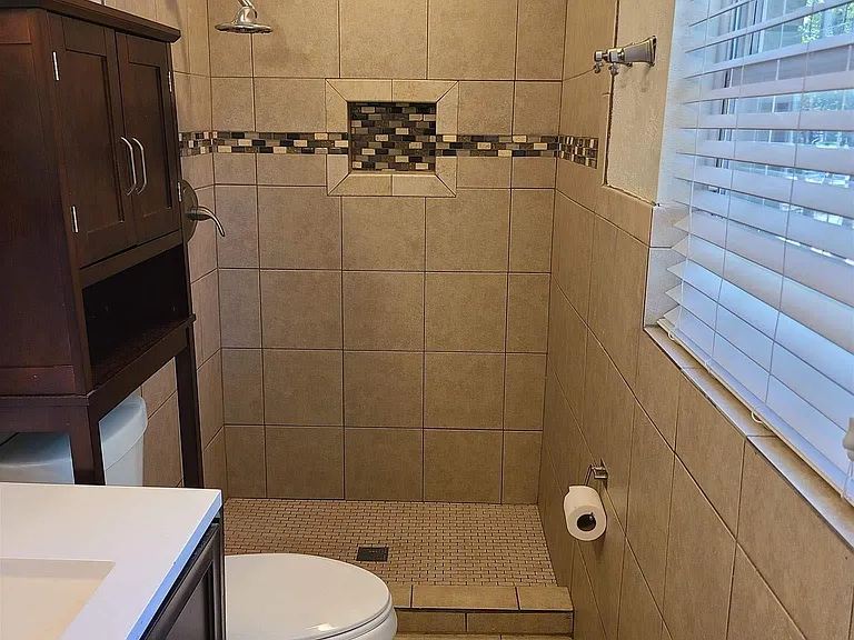 6666 Allyn Way — Photo 11
