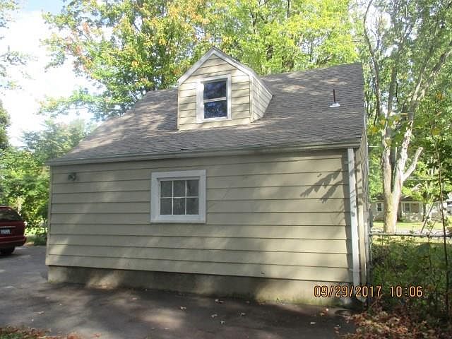 2nd image of 35 Chestnut Ridge Rd