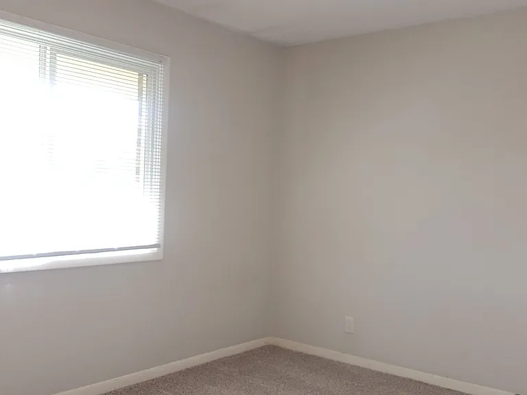 1115-1120 Doreen Ct — Photo 12
