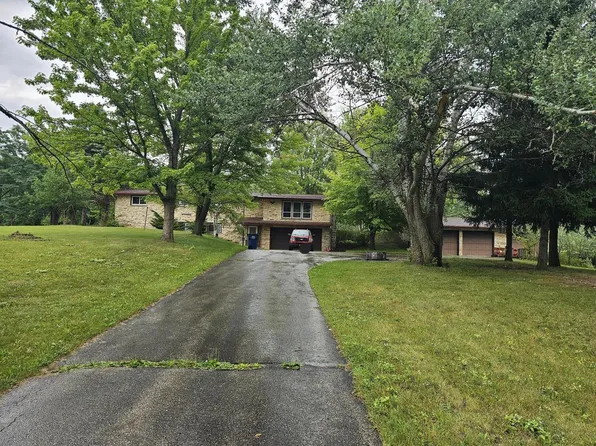 6277 Congress DRIVE, West Bend, WI 53095