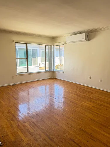 8217 Blackburn Ave #9 Photo 1 8217 Blackburn Ave #9 Photo 1