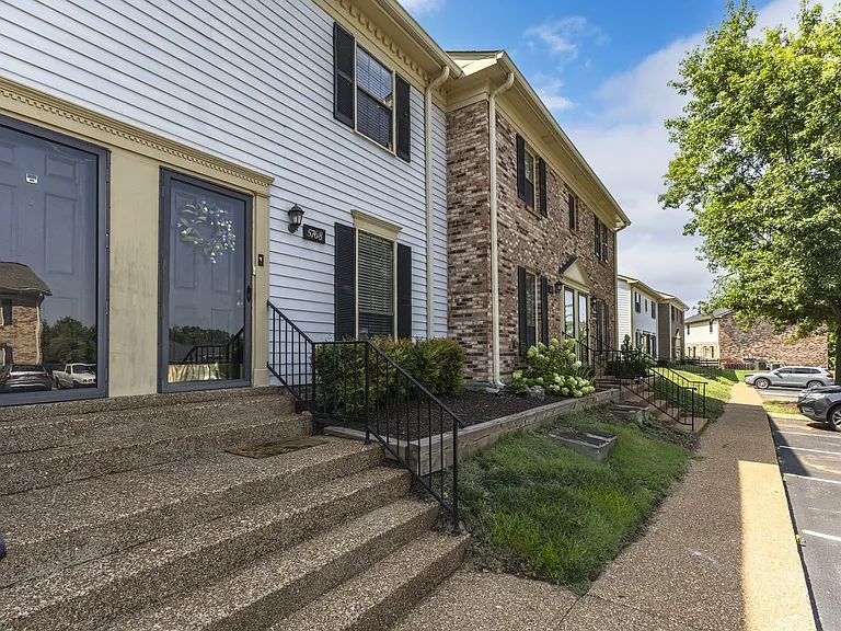 5768 Stone Brook Dr — Photo 6