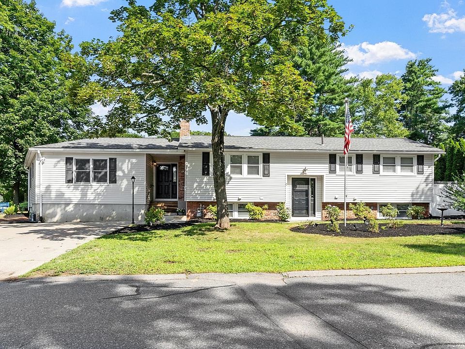 1st image of 2 Stratton Dr