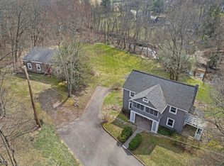 8 Mill St, Pittstown, NJ 08867