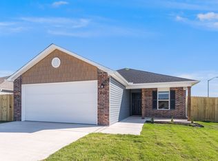 2111 E Annette Dr, Siloam Springs, AR 72761