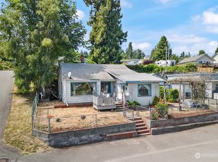 2220 Colchester Dr E, Pt Orchard, WA 98366