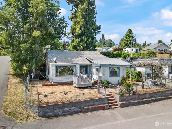 2220 Colchester Drive E, Port Orchard, WA 98366