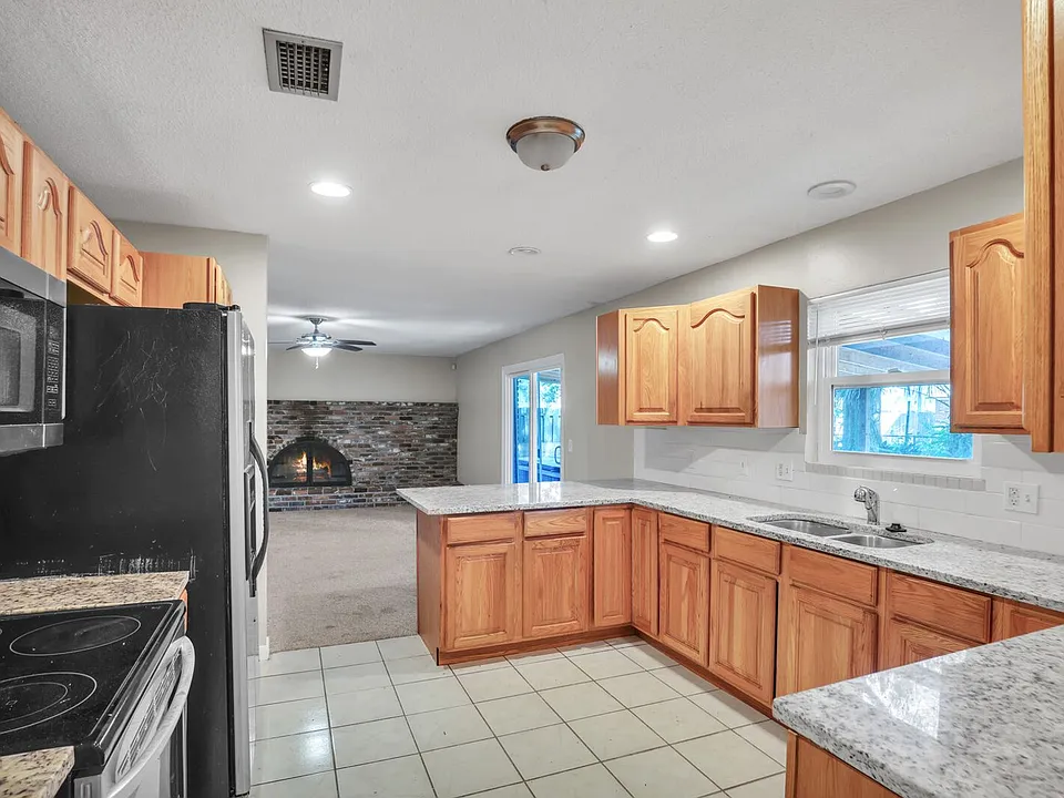 3917 Tara Hall Dr