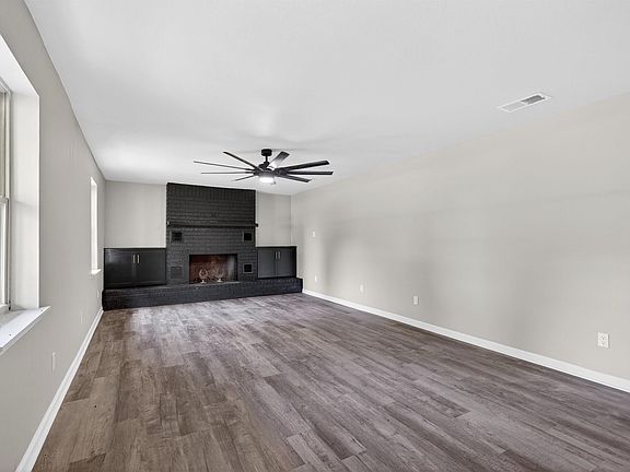 4th image of 408 Bryant Dr