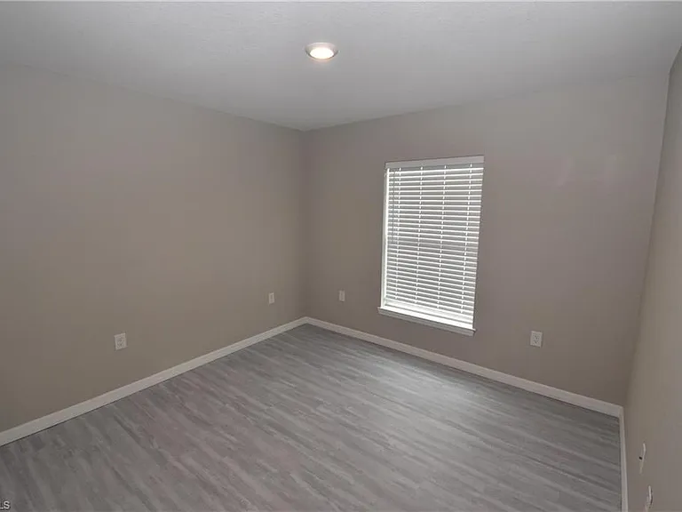 1544 Waldorf Dr — Photo 22
