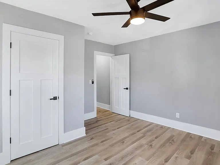 835 Weghorst St — Photo 18