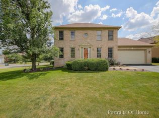 764 Tanager Ln, West Chicago, IL