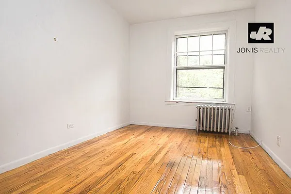 Rented by Jonis Realty | media 7