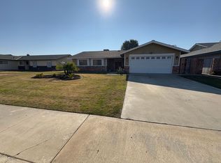 1411 Christine Ln, Lemoore, CA 93245