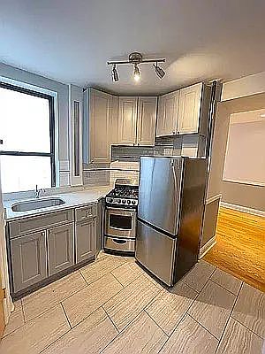 2nd image of 98 Thompson St APT 25