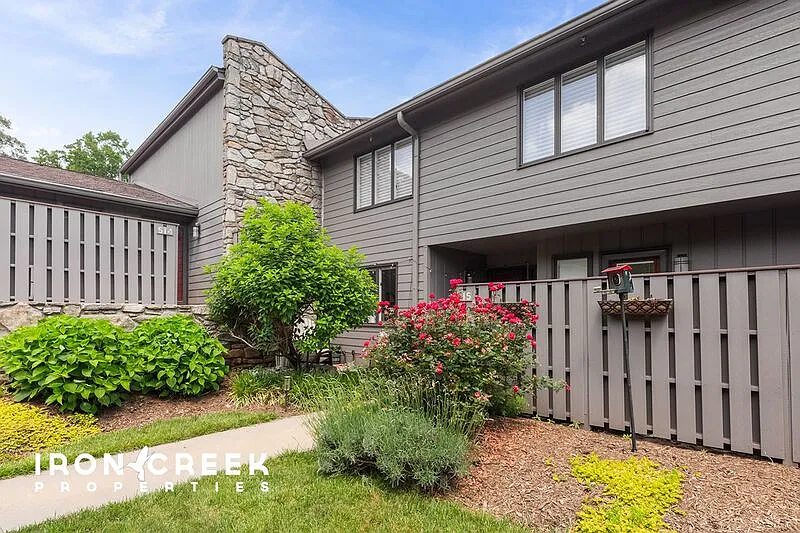515 Crowfields Ln