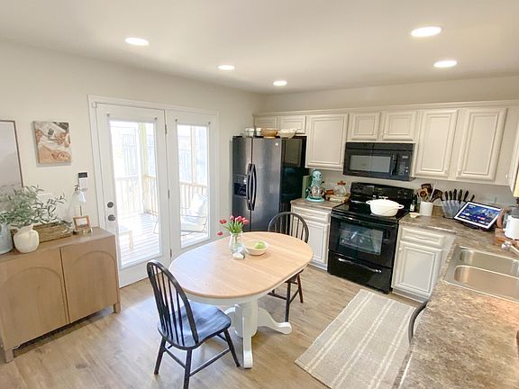 5th image of 110 Lone Tree Dr NE