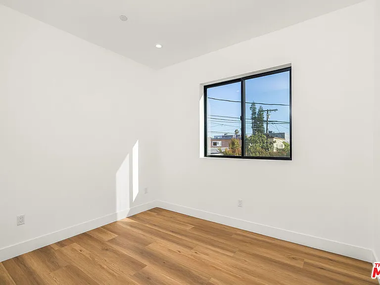 2204 1/2 Carmona Ave — Photo 13