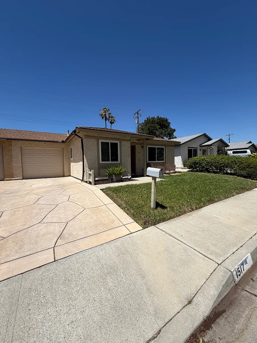 Building Photo - 1517 Sequoia Ave