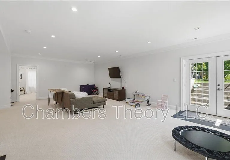 7010 Girard St — Photo 31