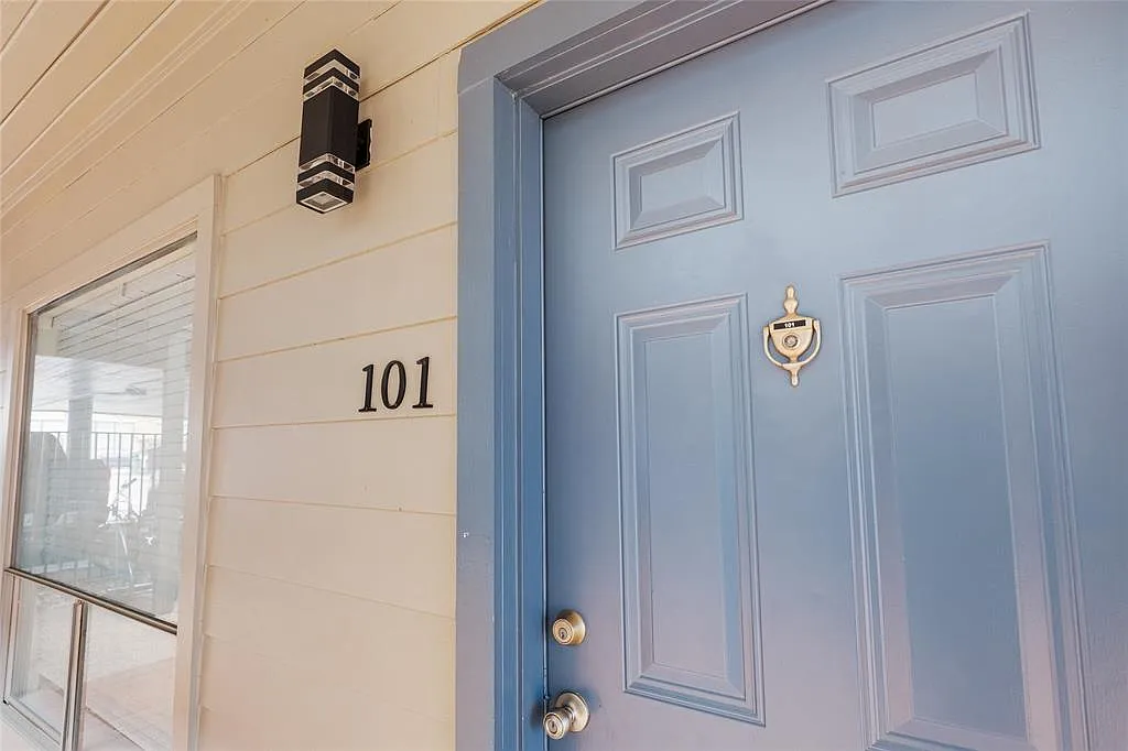 908 Poplar St Apt 101 — Photo 2