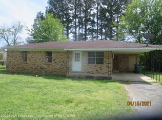 203 Evelyn St, Senatobia, MS 38668
