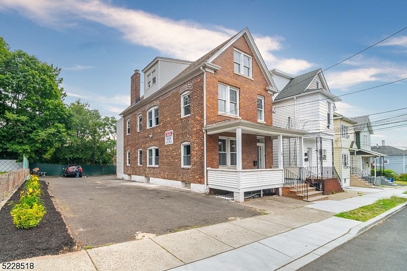 1st image of 58 King St #2