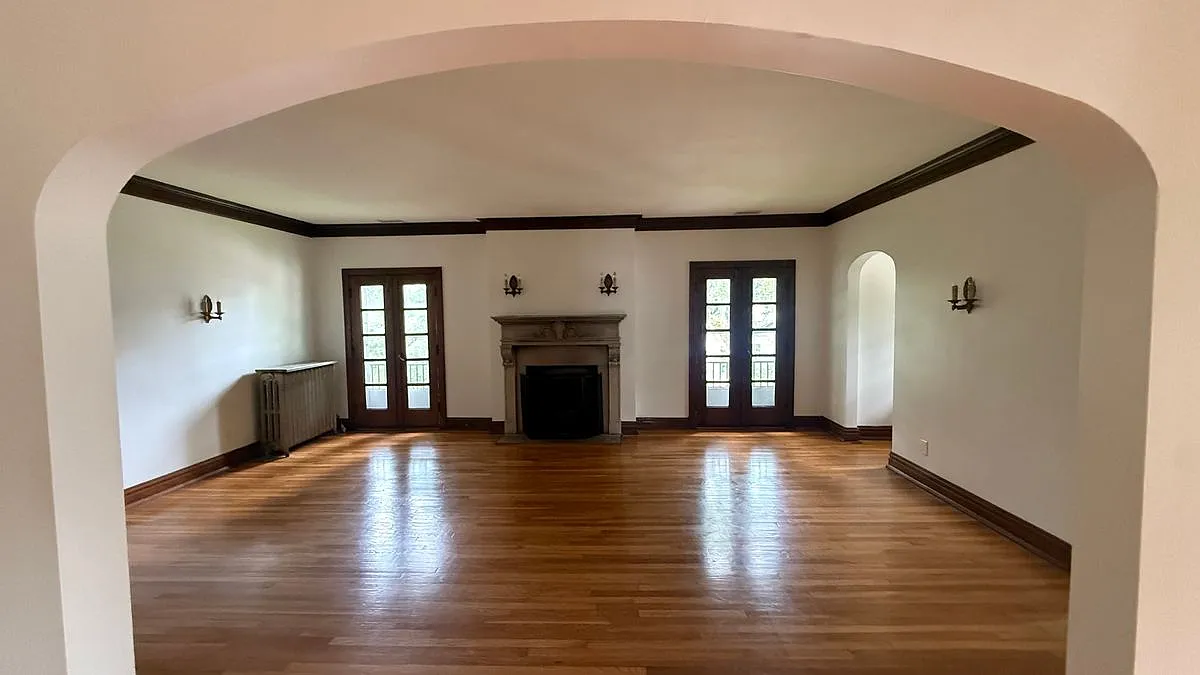 2 bed, 1.0 bath, 2134 sqft, $1,800 — Photo 2