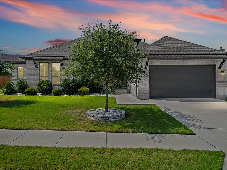 1336 Academy Oaks Dr — Photo 1