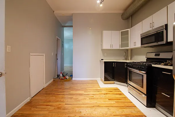 Rented by Isaac Silberstein, LREB | media 8