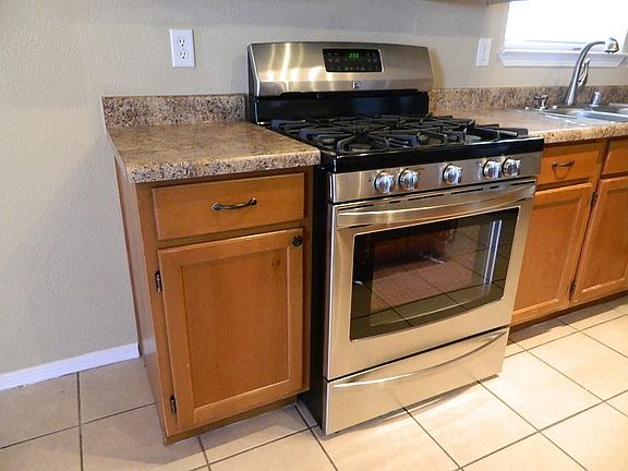 4th image of 14407 Island Point Dr