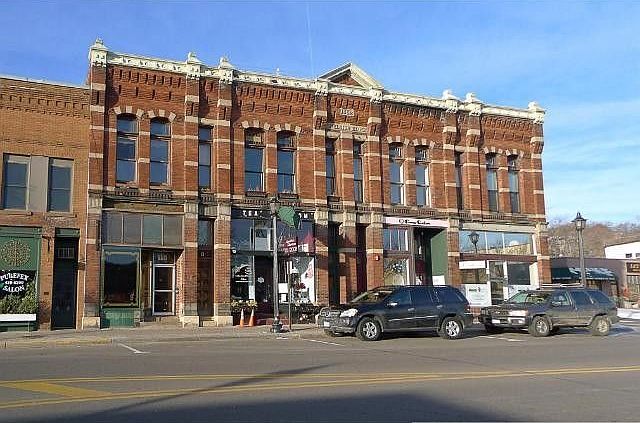 1st image of 118 Main St N