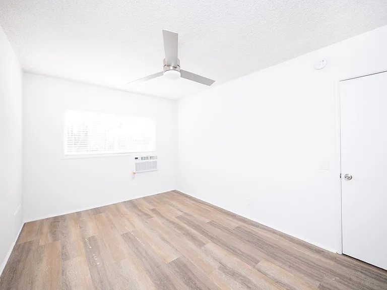 336 S. Alexandria Ave — Photo 27