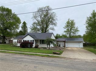 127 W Locust Ave, Charleston, IL