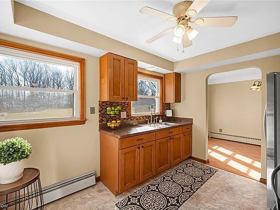 5th image of 431 Dumbarton Blvd