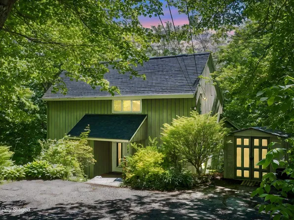 181 Rolling Hills Dr, Waverley, NS B2R 1B7