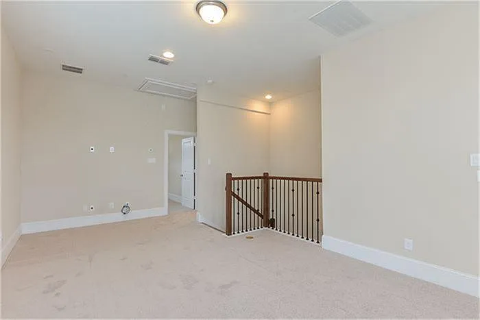2112 Radcliffe St — Photo 13