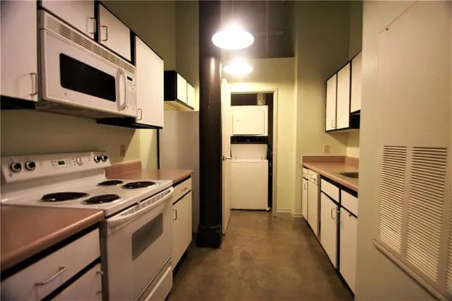 920 Poeyfarre St #130 — Photo 6